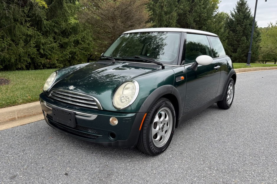 2005 Mini Cooper sold at auction for $4,417