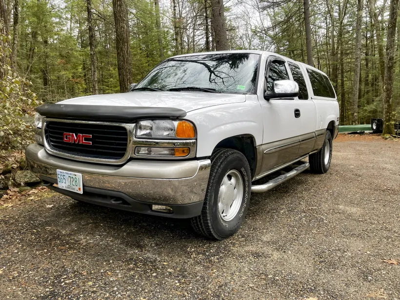 2000 GMC Sierra sold at auction for $14,750