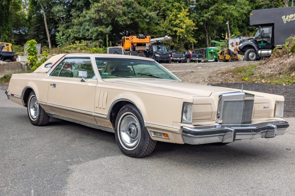 1979 Lincoln Continental sold at auction for $2,600