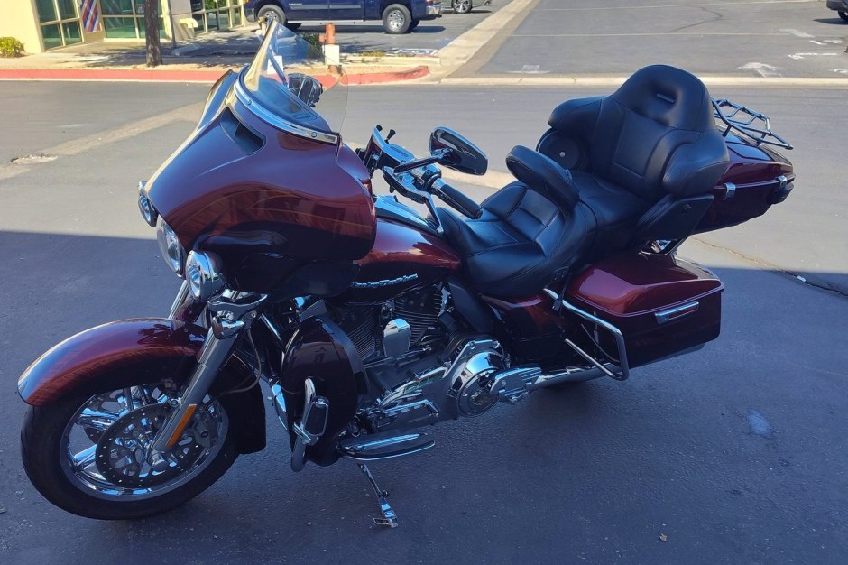 2014 Harley-Davidson Touring sold at auction for $9,900