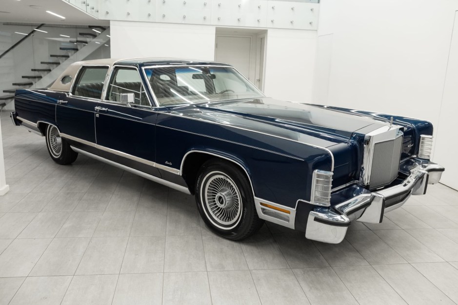 1979 Lincoln Continental sold at auction for $16,000