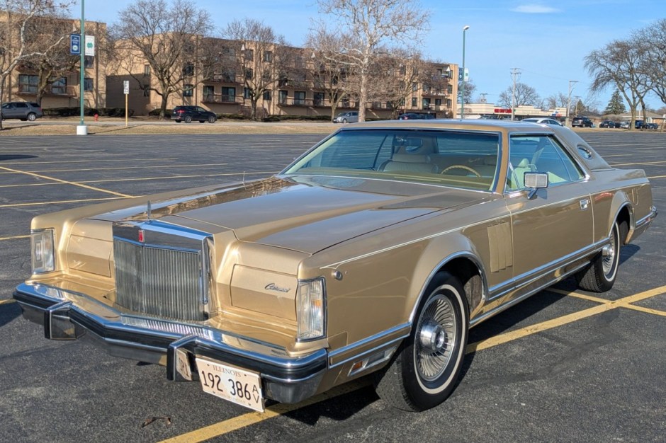 1979 Lincoln Mark V sold at auction for $15,000