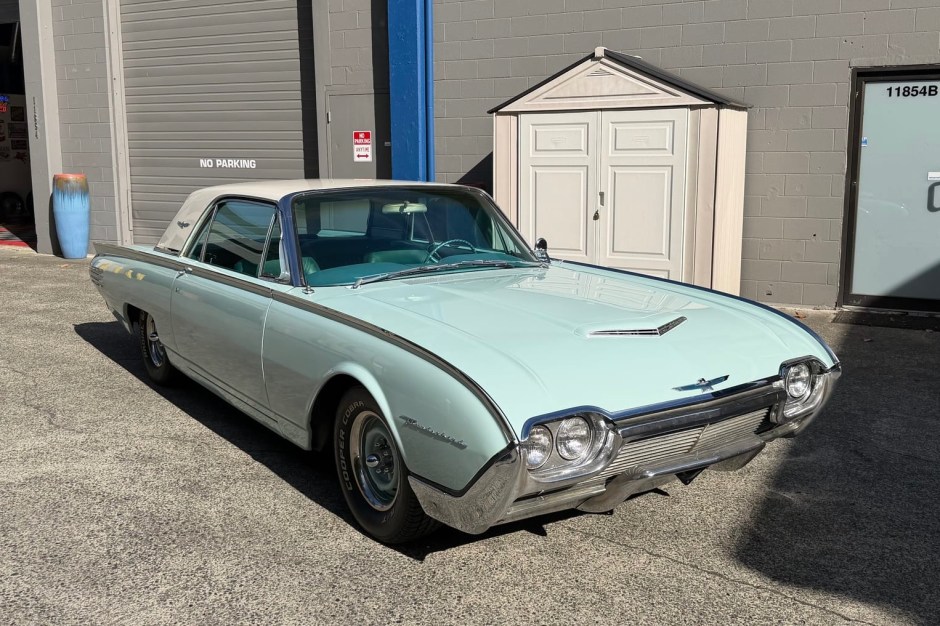 1961 Ford Thunderbird sold at auction for $8,800