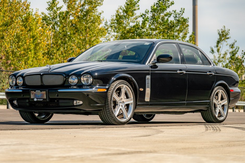 2007 Jaguar XJ sold at auction for $32,500