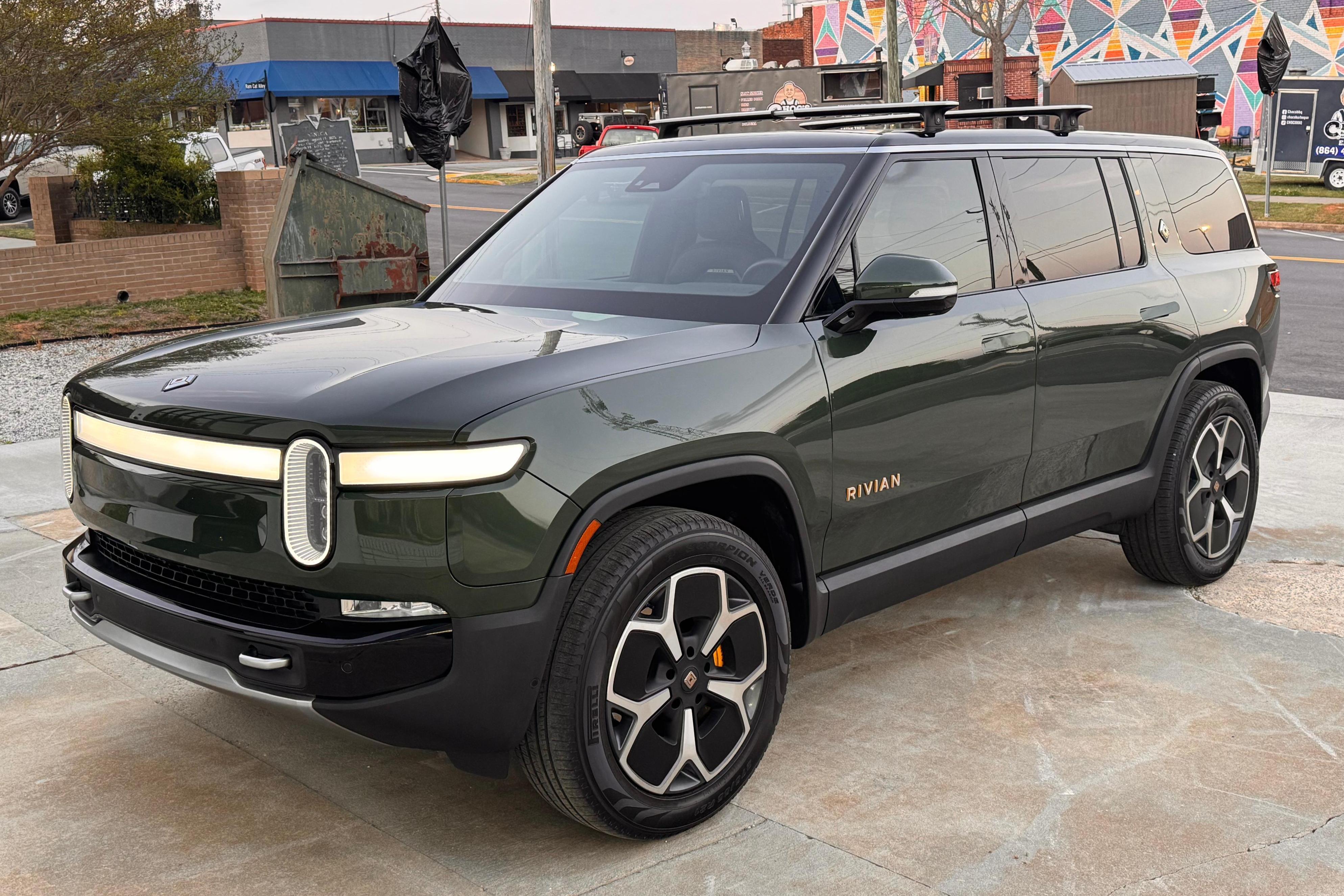 2024 Rivian R1S sold at auction for $64,500