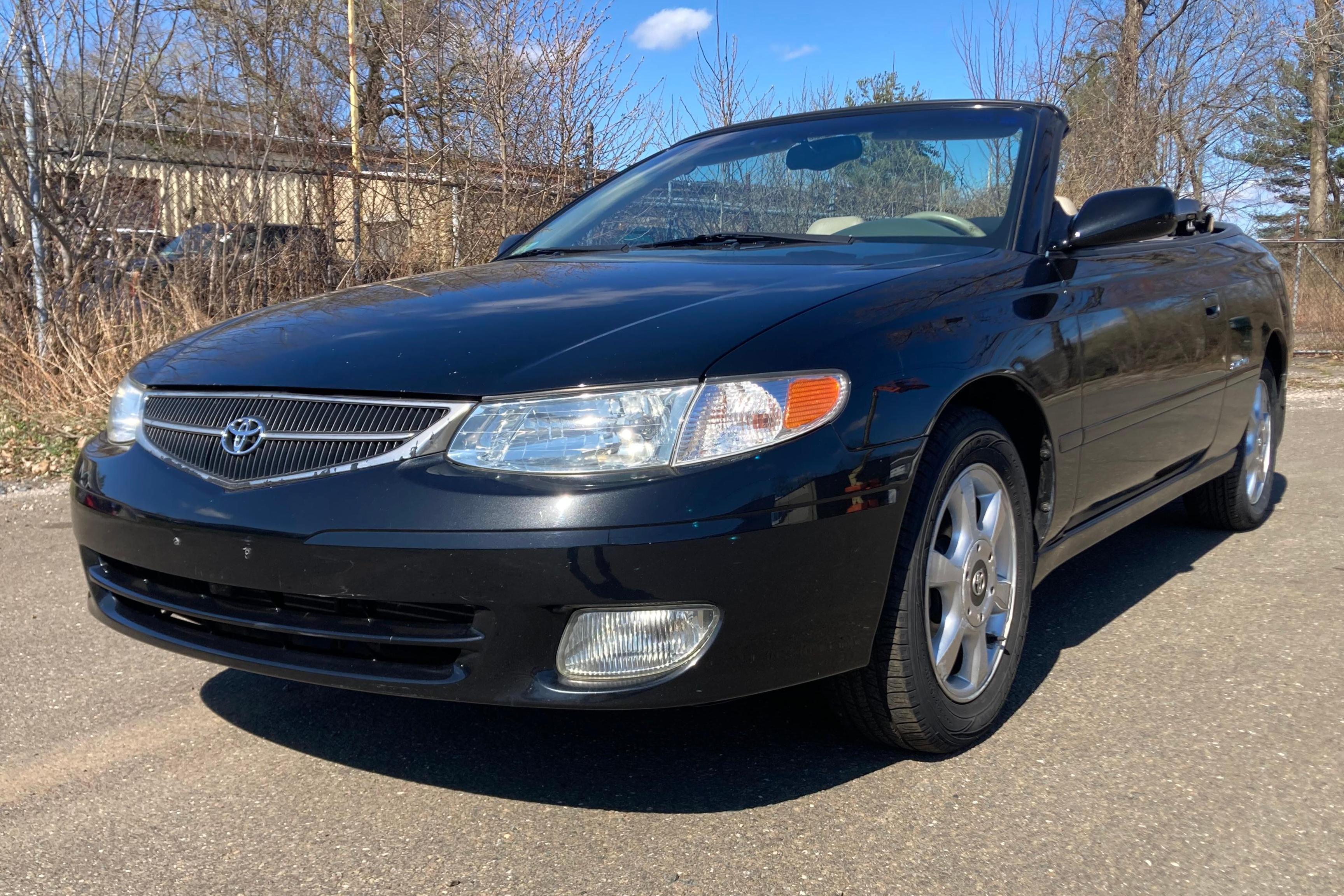 2001 Toyota Solara sold at auction for $4,600