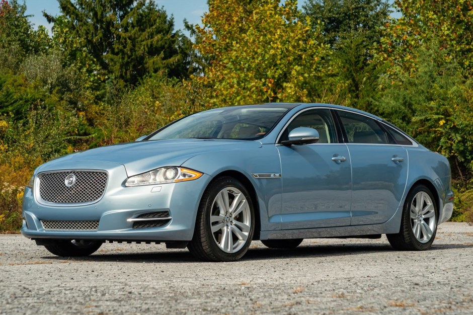2011 Jaguar XJ sold at auction for $16,250