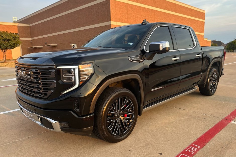 2022 GMC Sierra sold at auction for $49,000