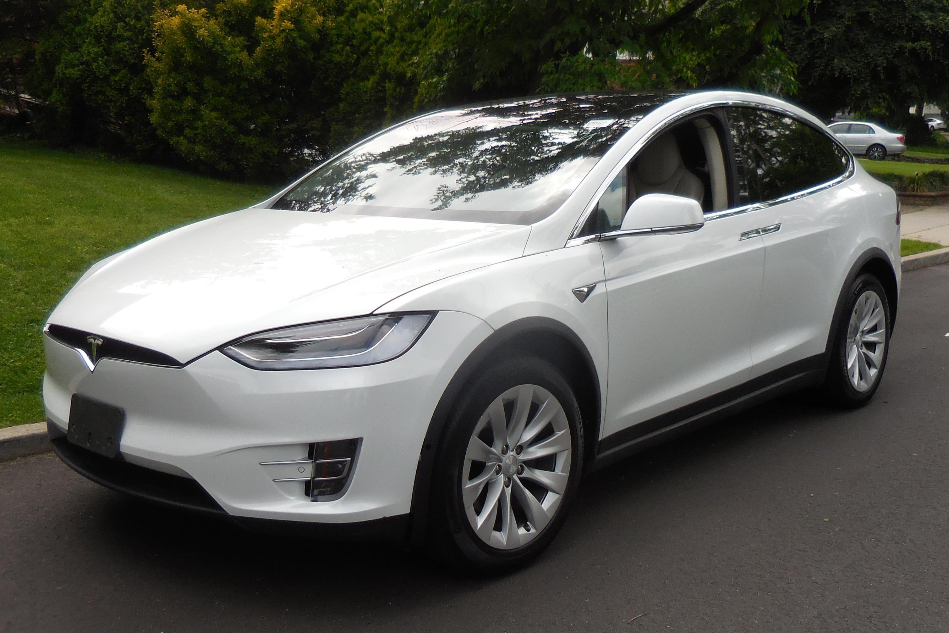 2018 Tesla Model X sold at auction for $22,750