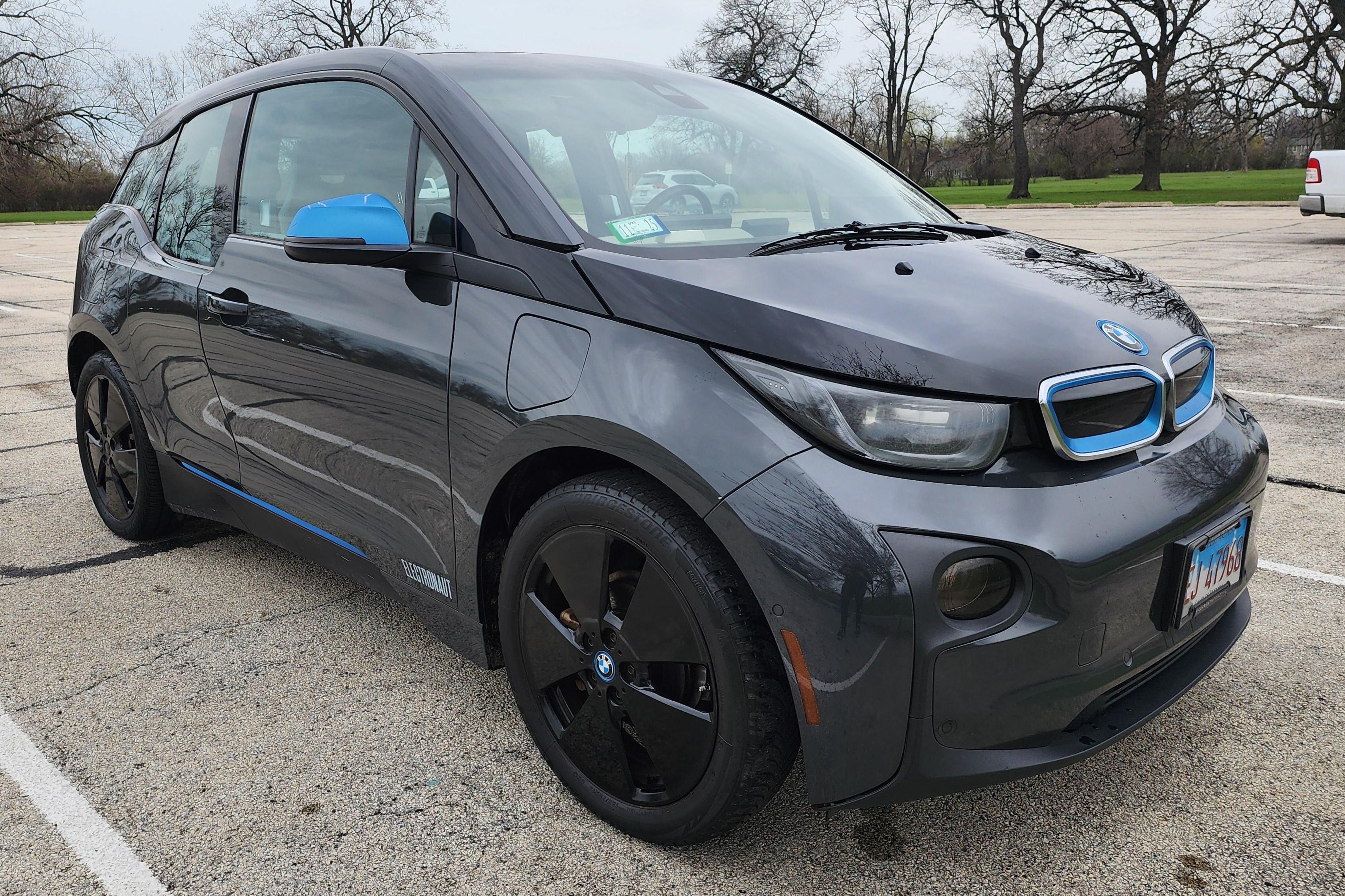 2014 BMW i3 sold at auction for $5,300