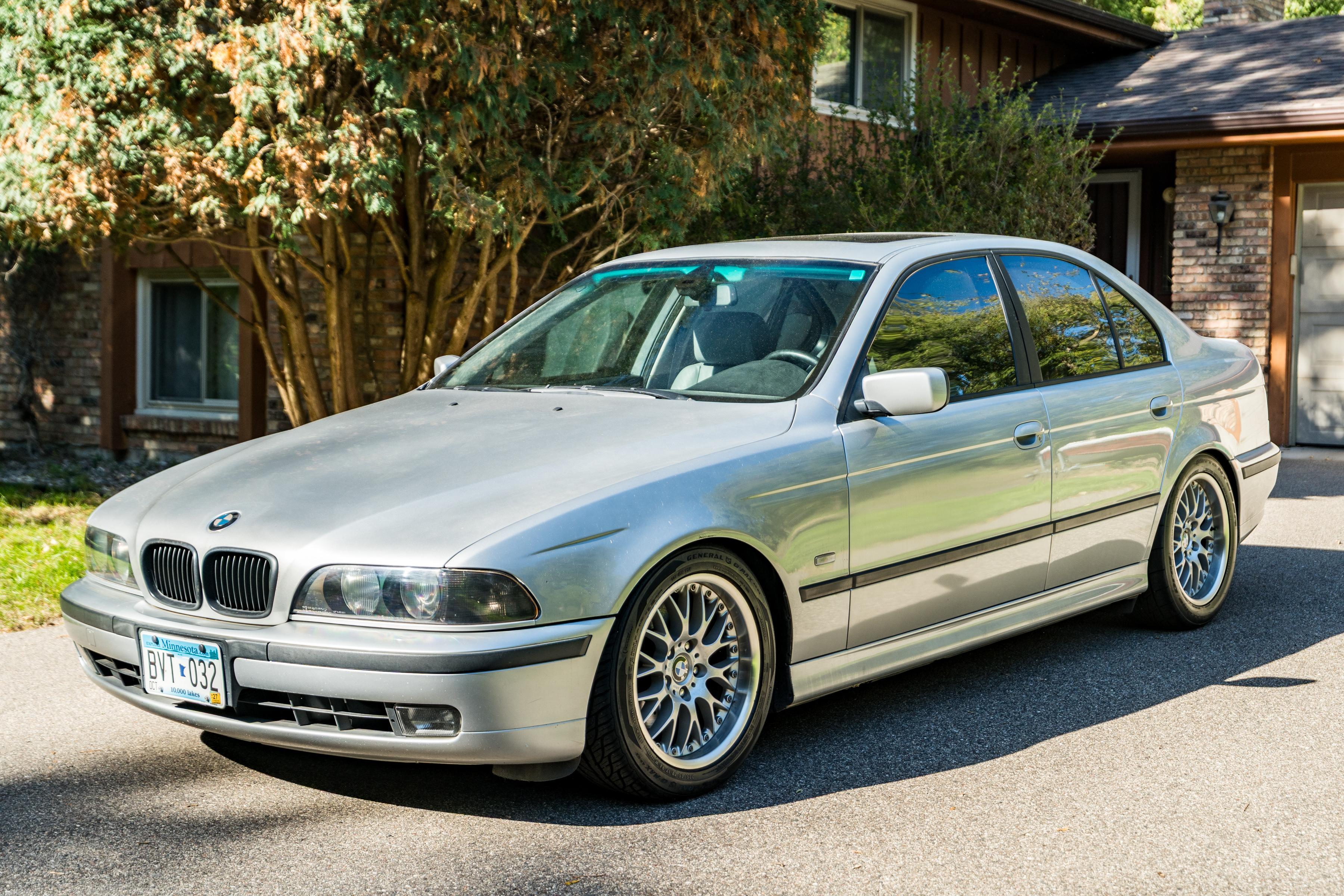 2000 BMW 5-Series sold at auction for $6,250
