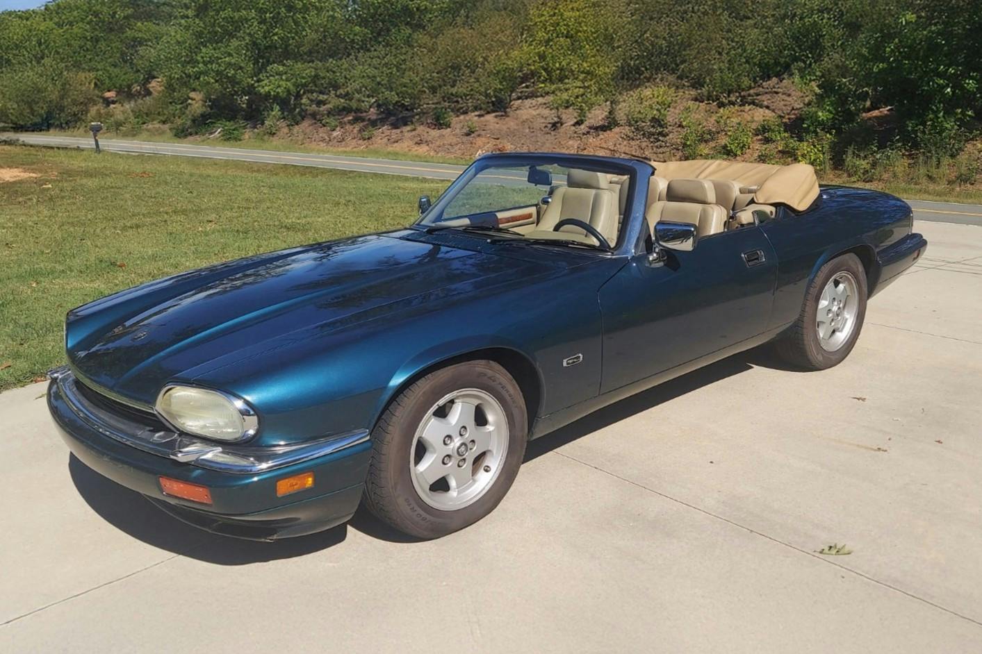 1994 Jaguar XJS sold at auction for $3,700