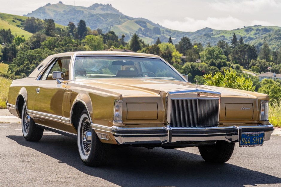 1977 Lincoln Mark V sold at auction for $9,500