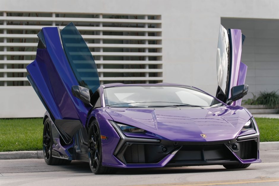 2024 Lamborghini Revuelto sold at auction for $635,000