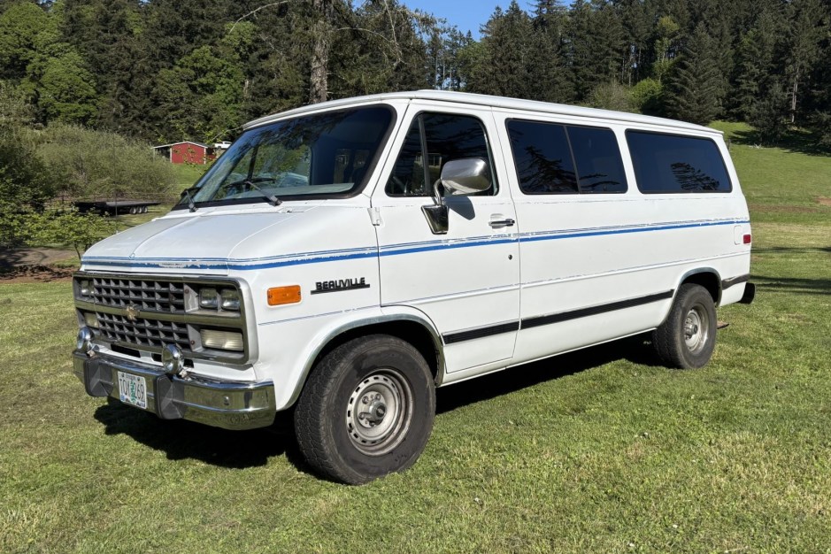 1993 Chevrolet G-Series sold at auction for $3,500