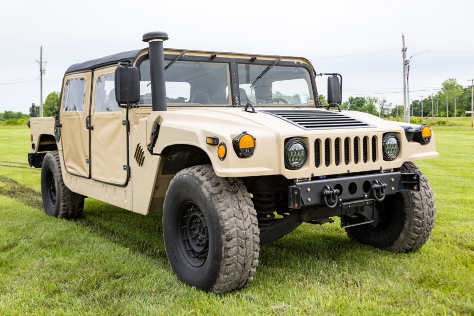 1999 Hummer HMMWV sold at auction for $18,000