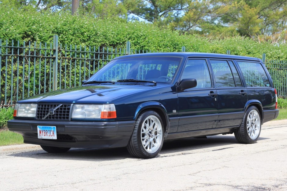 1994 Volvo 940 sold at auction for $15,200