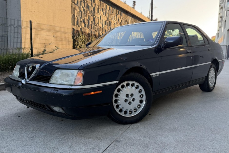 1994 Alfa Romeo 164 sold at auction for $5,200