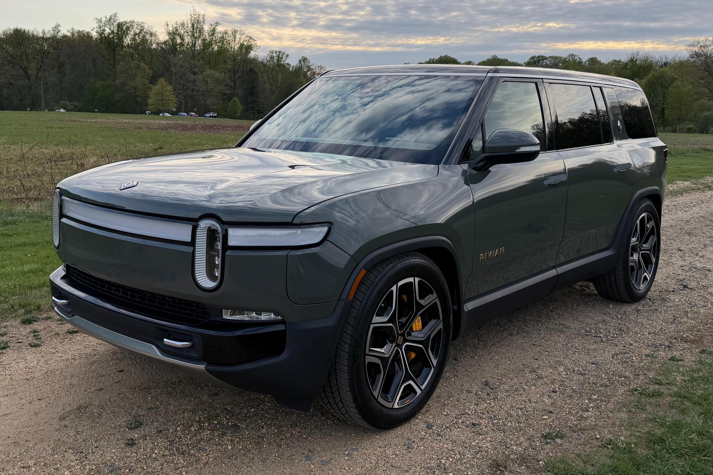 2023 Rivian R1S sold at auction for $55,500