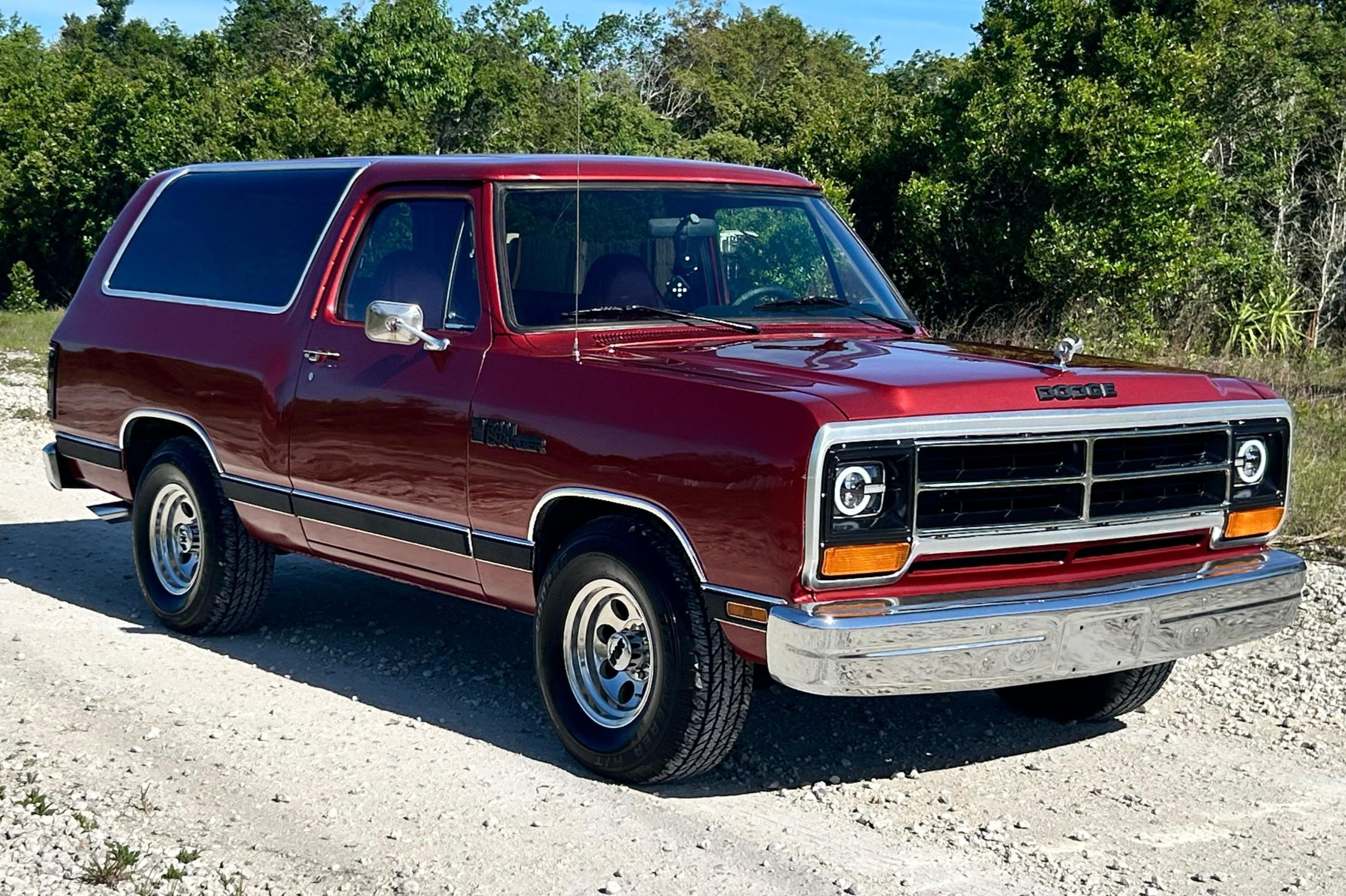 1986 Dodge Ramcharger sold at auction for $6,400