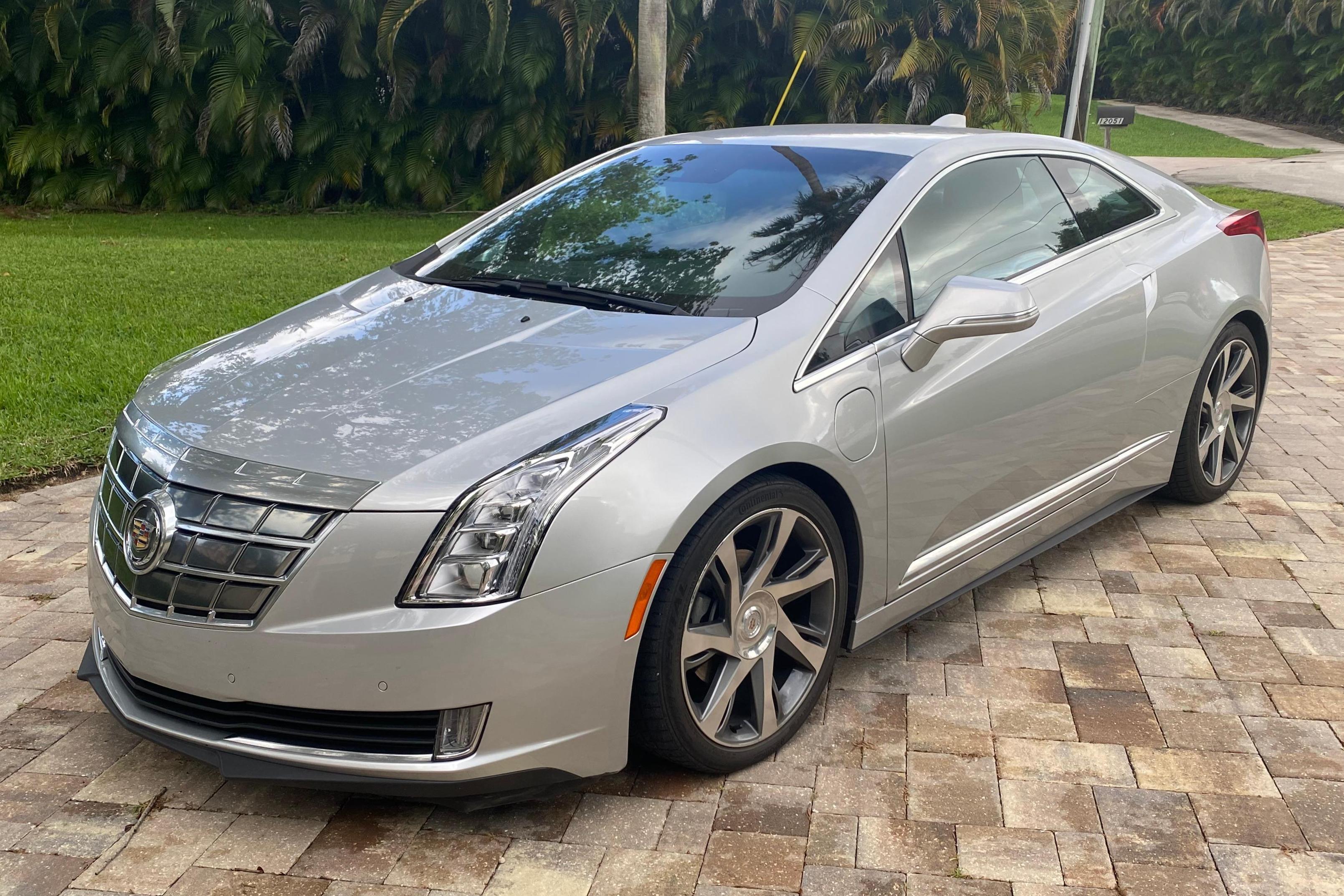 2014 Cadillac ELR sold at auction for $10,600