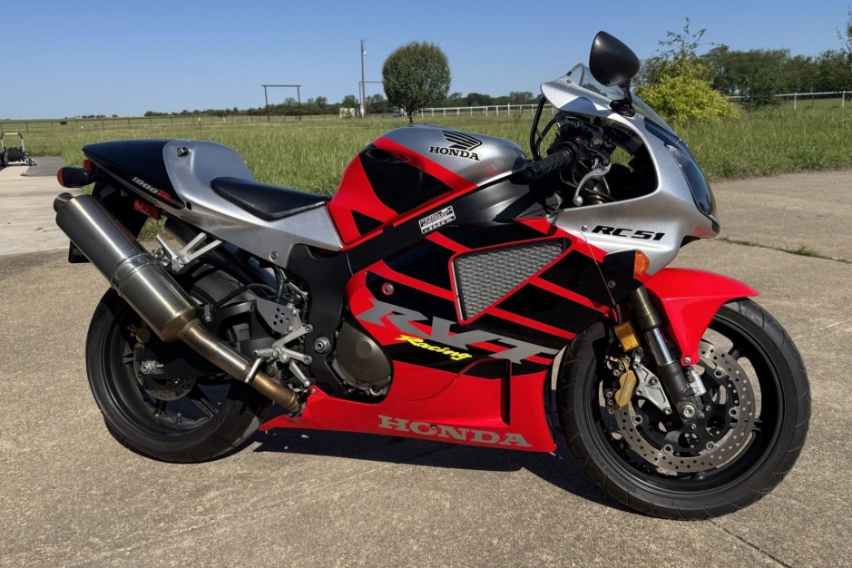2000 Honda RVT1000R sold at auction for $10,500