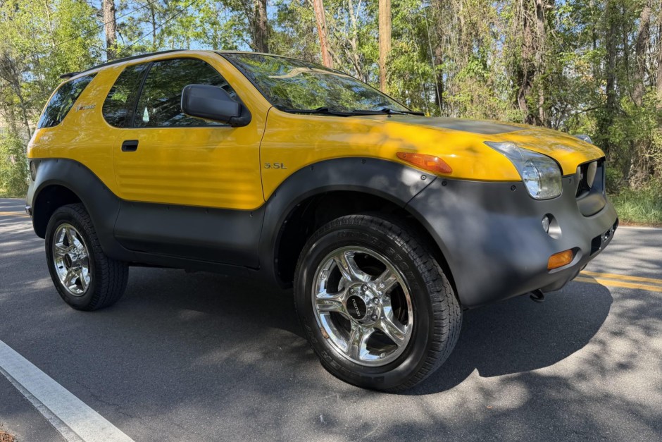 2001 Isuzu VehiCROSS sold at auction for $16,250