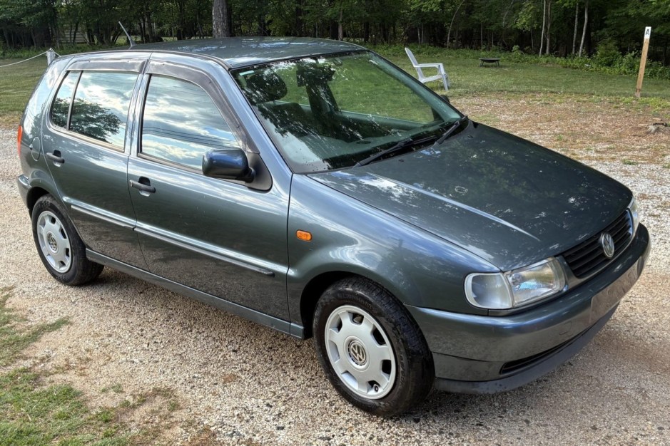 1997 Volkswagen Polo sold at auction for $2,500