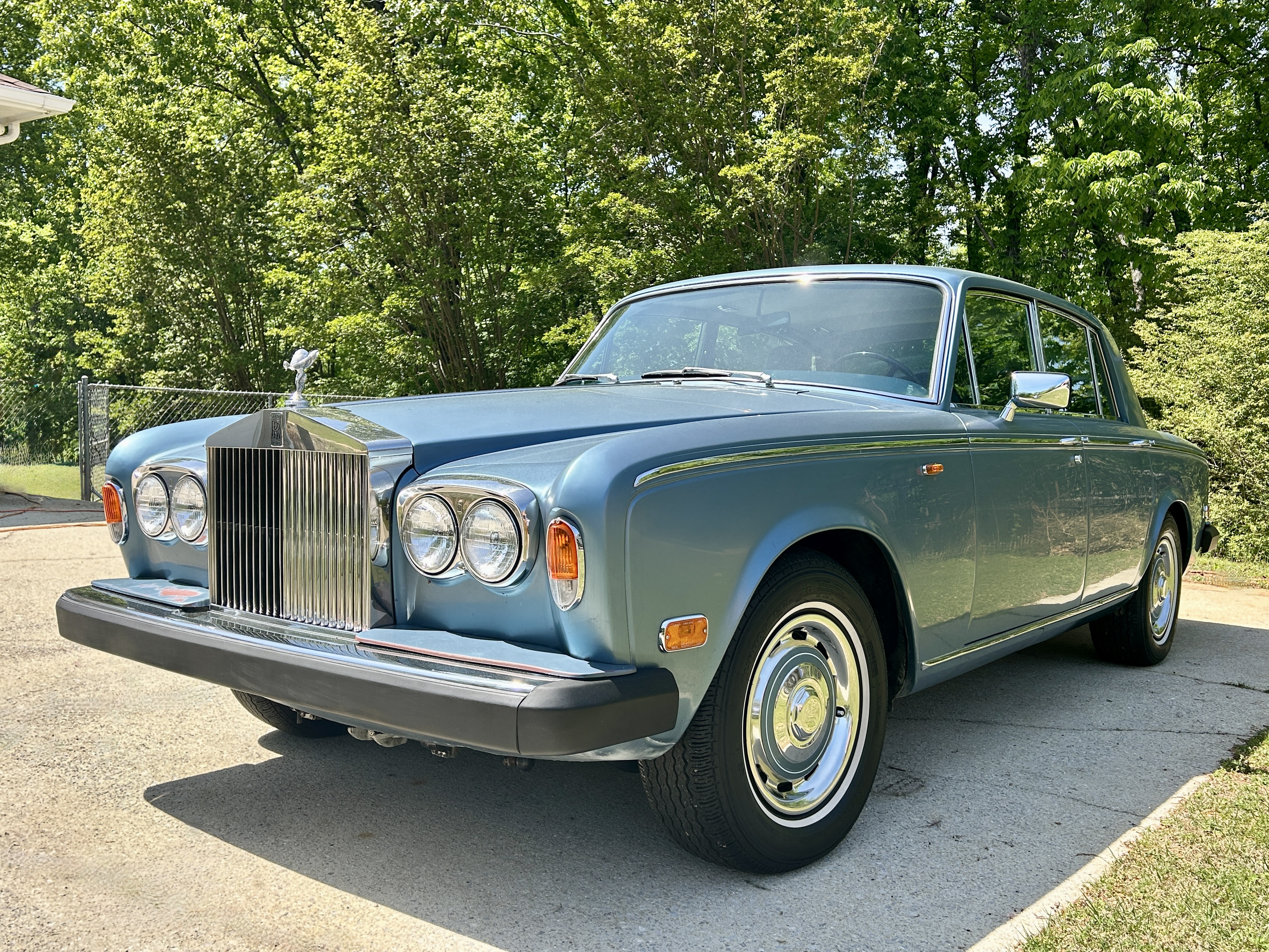 1974 Rolls-Royce Silver Shadow sold at auction for $7,750