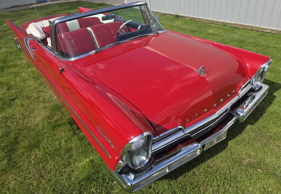 1957 Lincoln Capri sold at auction for $27,500