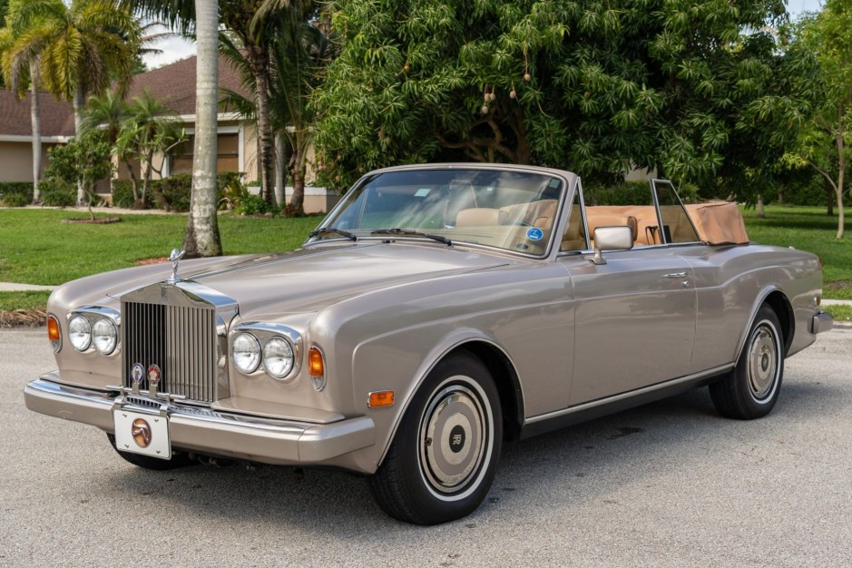 1989 Rolls-Royce Corniche sold at auction for $56,500