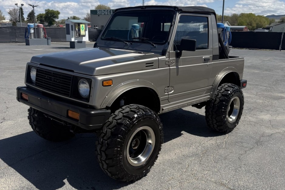 1987 Suzuki Samurai sold at auction for $10,250