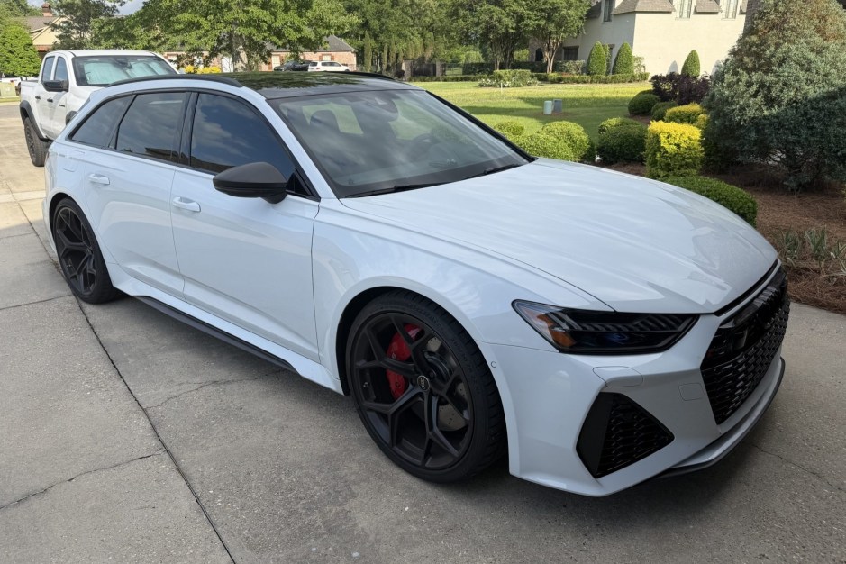 2025 Audi RS6 Avant sold at auction for $125,000