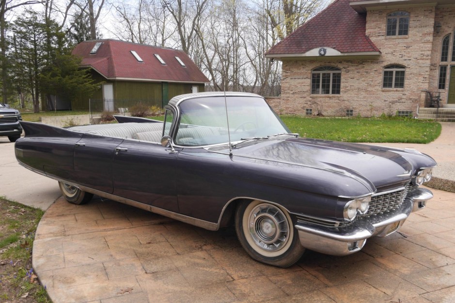 1960 Cadillac Sixty Special sold at auction for $7,900