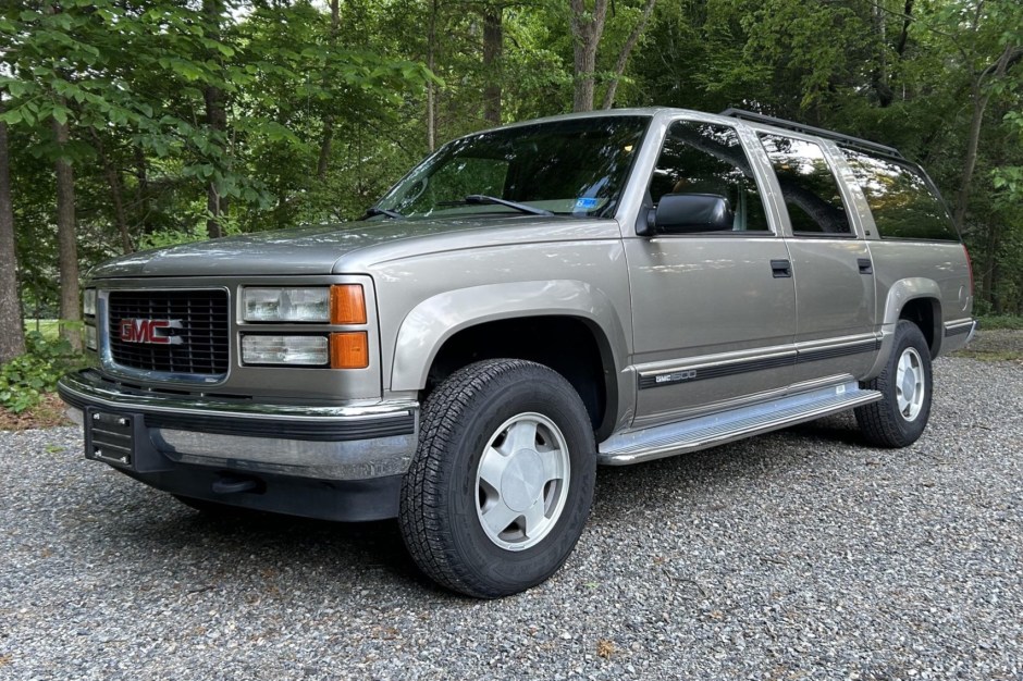 1999 GMC Suburban sold at auction for $18,000