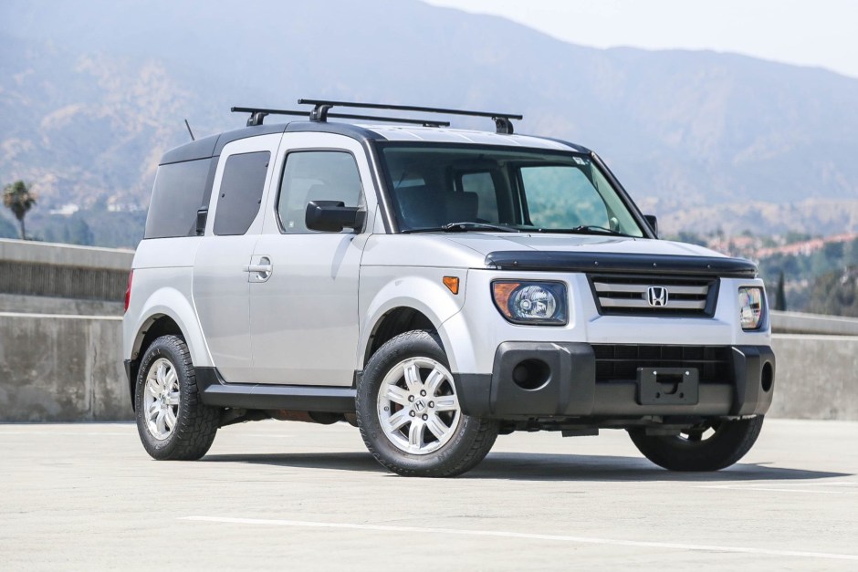 2008 Honda Element sold at auction for $10,500