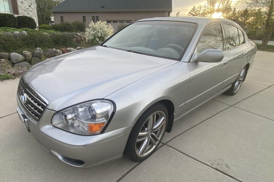 2006 Infiniti Q sold at auction for $9,850