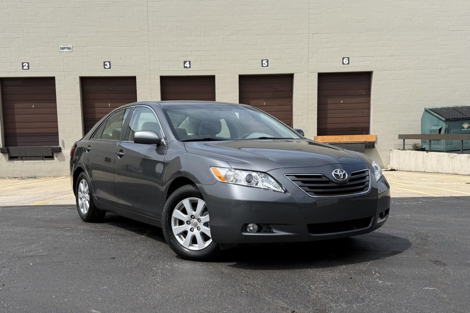 2007 Toyota Camry sold at auction for $9,900