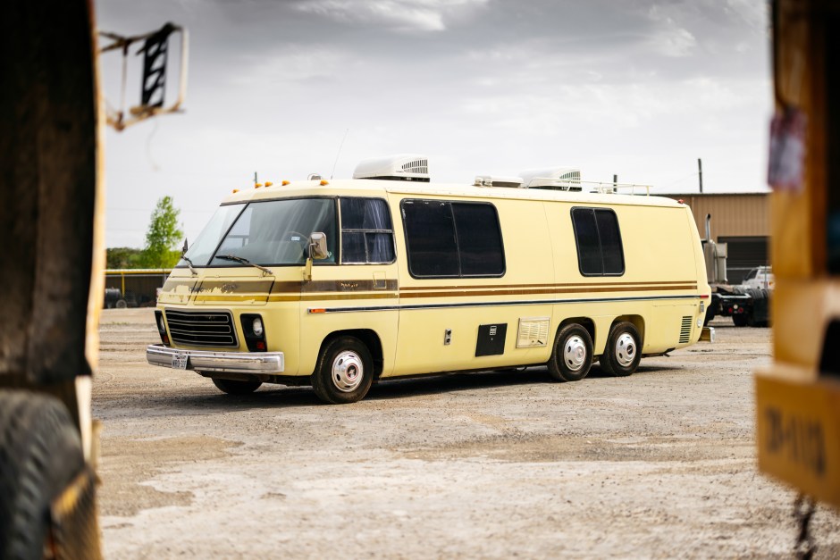 1977 GMC Motorhome sold at auction for $16,500