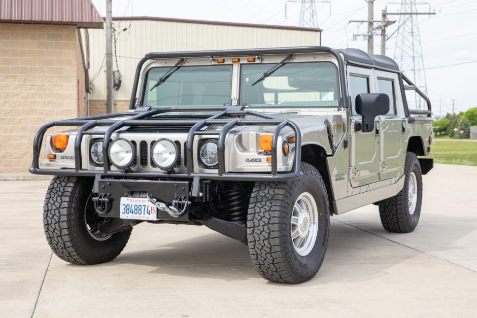 2001 Hummer H1 sold at auction for $60,888