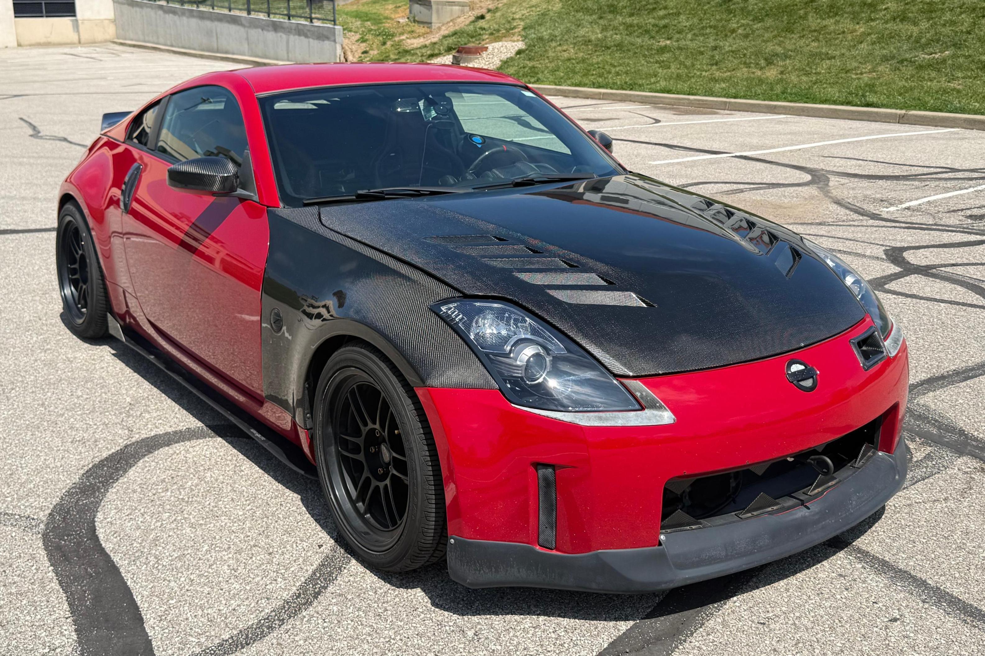 2006 Nissan 350Z sold at auction for $9,800