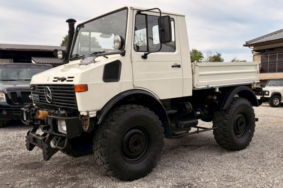 1990 Mercedes-Benz Unimog sold at auction for $27,500