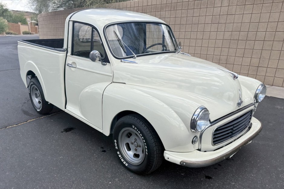 1960 Morris Minor sold at auction for $7,200