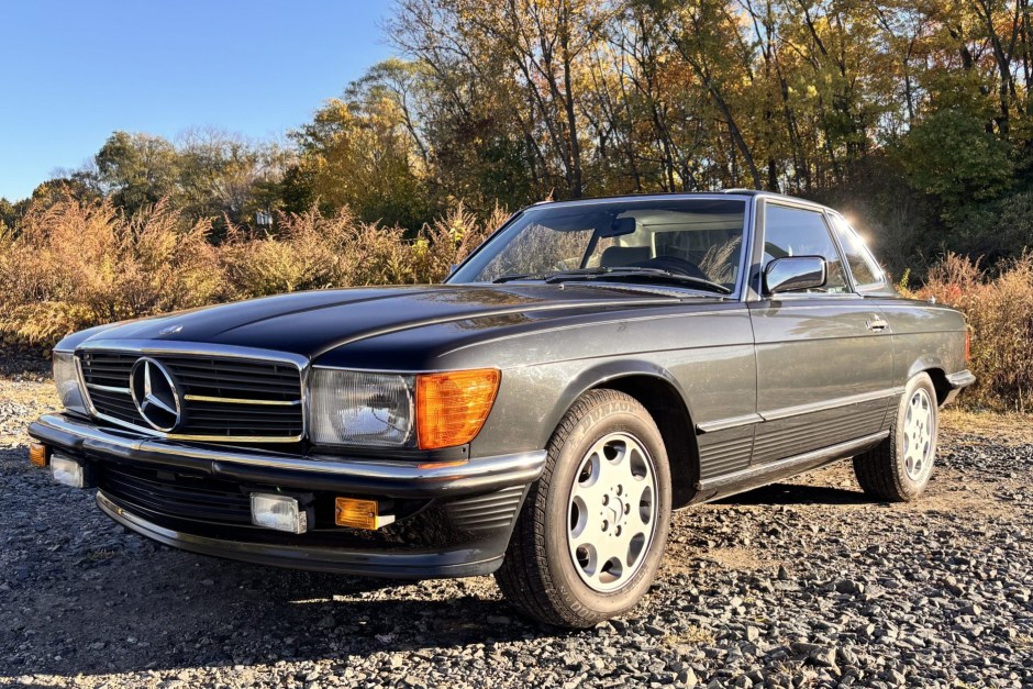 1986 Mercedes-Benz 300SL sold at auction for $16,250