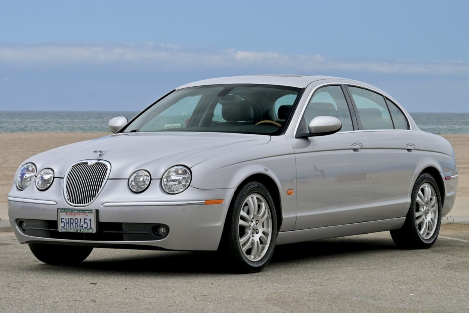 2005 Jaguar S-TYPE sold at auction for $11,951
