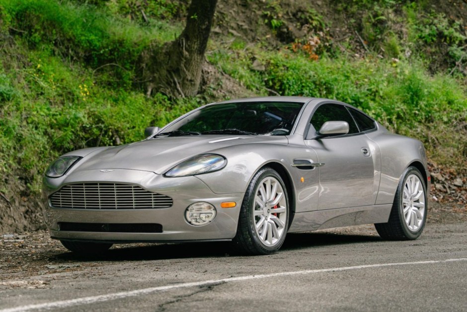 2003 Aston Martin Vanquish sold at auction for $29,007