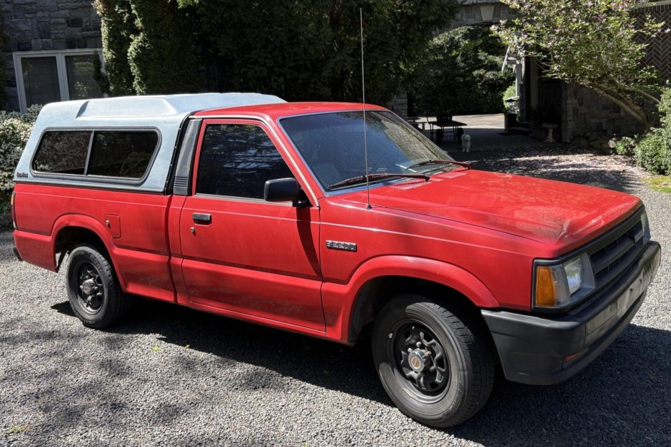 1990 Mazda B2200 sold at auction for $2,300