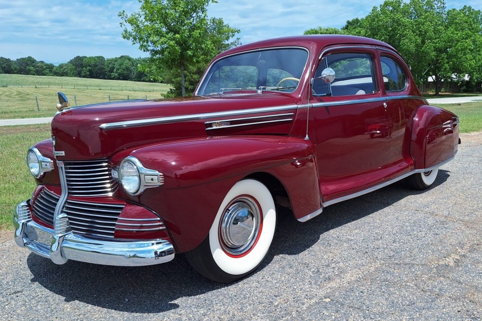1942 Lincoln Zephyr sold at auction for $19,500