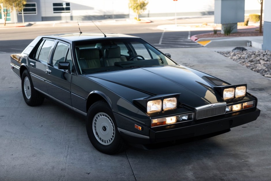 1986 Aston Martin Lagonda sold at auction for $56,500
