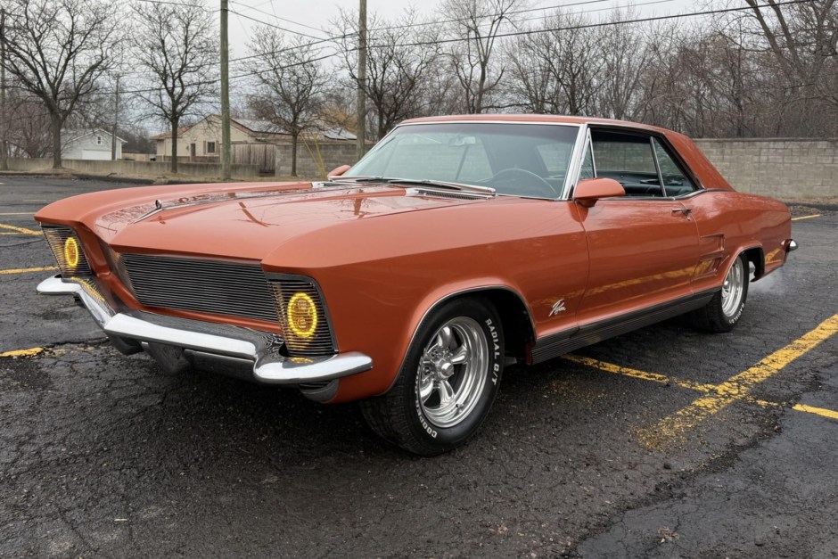 1963 Buick Riviera sold at auction for $21,000